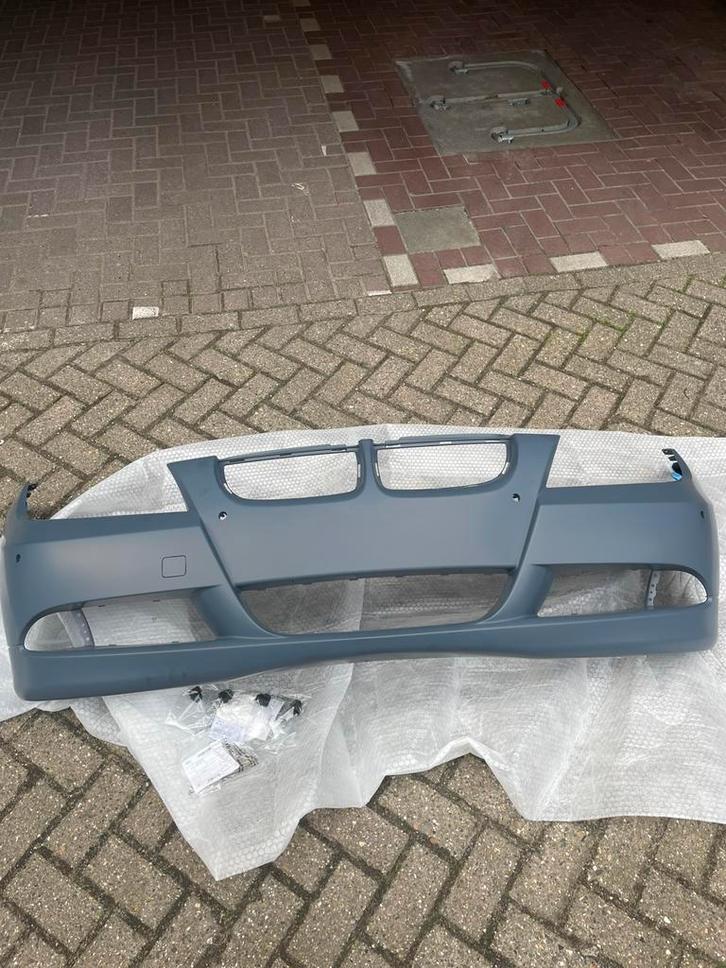 Originele BMW 3 Serie E90 Voorbumper – Nieuw / Ongespoten, Auto-onderdelen, Dashboard en Schakelaars, Ophalen of Verzenden