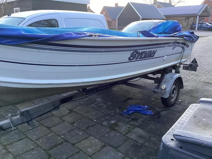 Sylvan aluminium boot gewijzigd 23 maart, Watersport en Boten, Vis- en Consoleboten, Gebruikt, 10 tot 30 pk, 3 tot 6 meter, Benzine