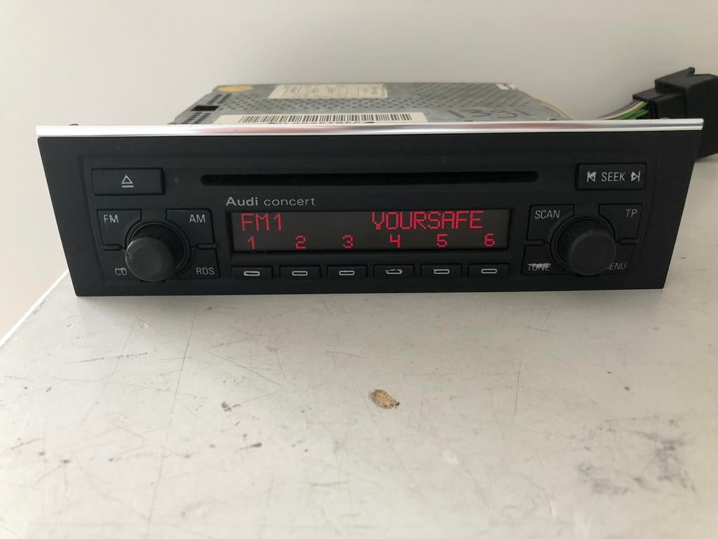 ORIGINEEL AUDI A4 B5 B6 B7 CONCERT 2 RADIO CD SPELER BOSE S4, Ophalen of Verzenden, Zo goed als nieuw