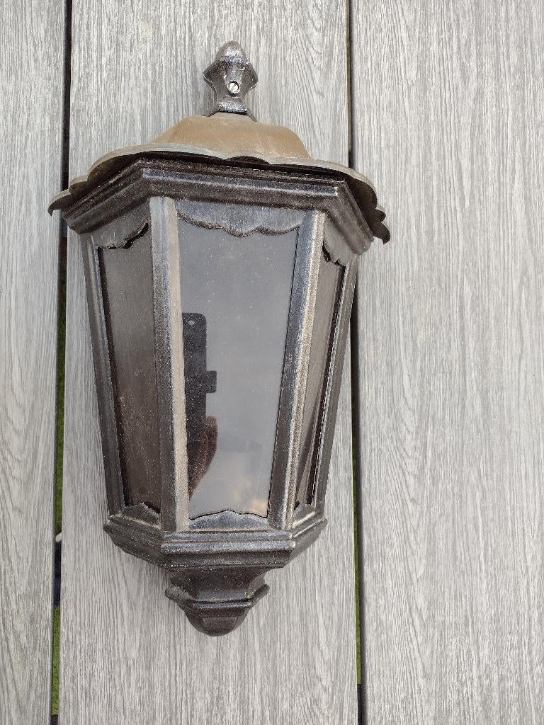 Metalen buitenlamp, Tuin en Terras, Buitenverlichting, Gebruikt, Wandlamp, Ophalen of Verzenden, Netvoeding