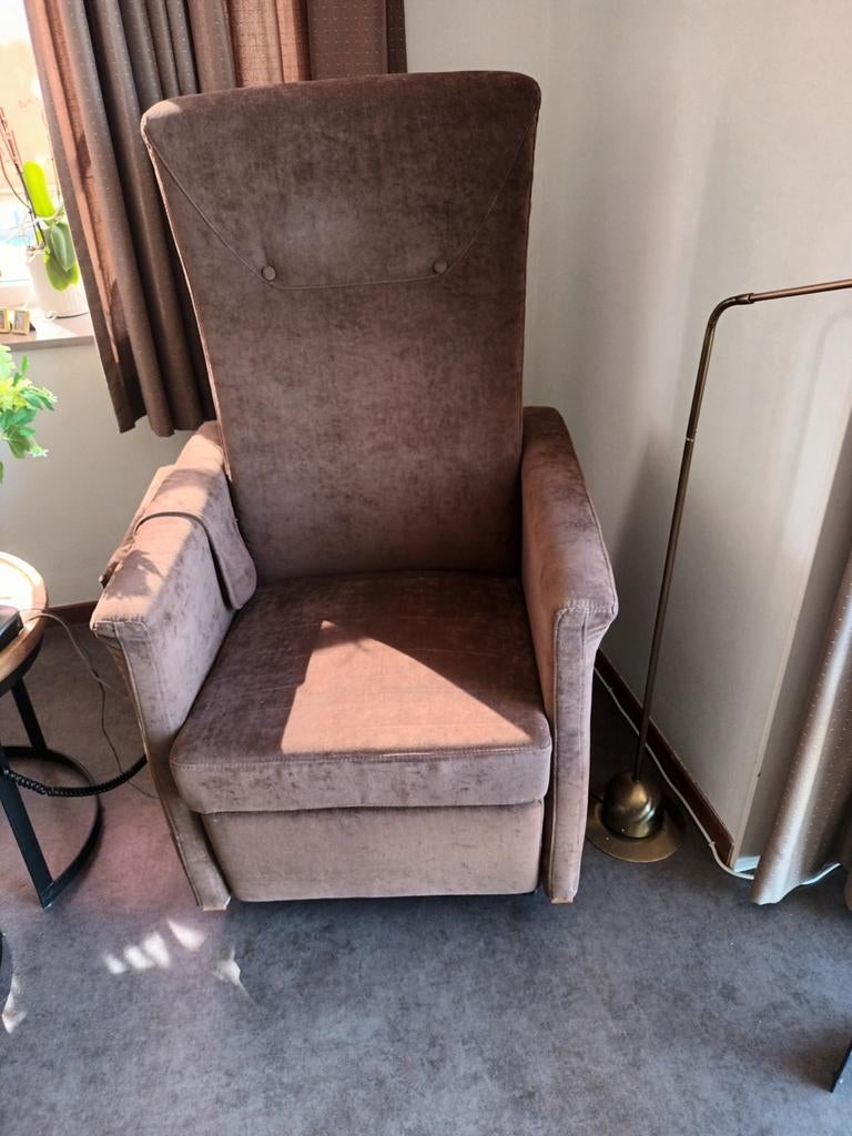 Sta op stoel bruin relax fauteuil, Ophalen, Zo goed als nieuw, 75 tot 100 cm, 50 tot 75 cm