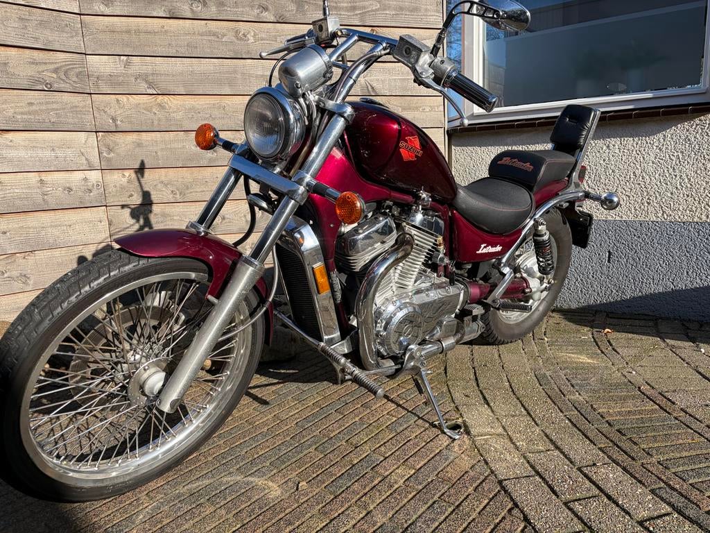 Suzuki Intruder 700 - Klassieke Chopper, Motoren, Motoren | Suzuki, 700 cc, 2 cilinders, Sportuitlaat, Meer dan 35 kW
