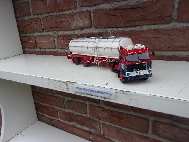 Tekno  Volvo  F88  met   tankoplegger  van  Wim  Vos.