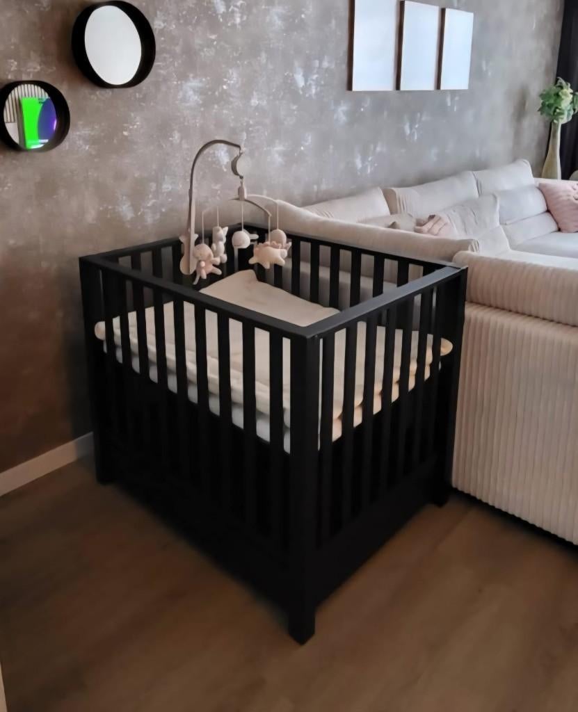 Zwarte Box, Kinderen en Baby's, Boxen, Ophalen, Zo goed als nieuw, Rechthoekig, In hoogte verstelbaar