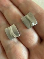 H137/Zilveren Modernist gesigneerde oorbellen Scandinavië, Gebruikt, Verzenden, X, Zilver