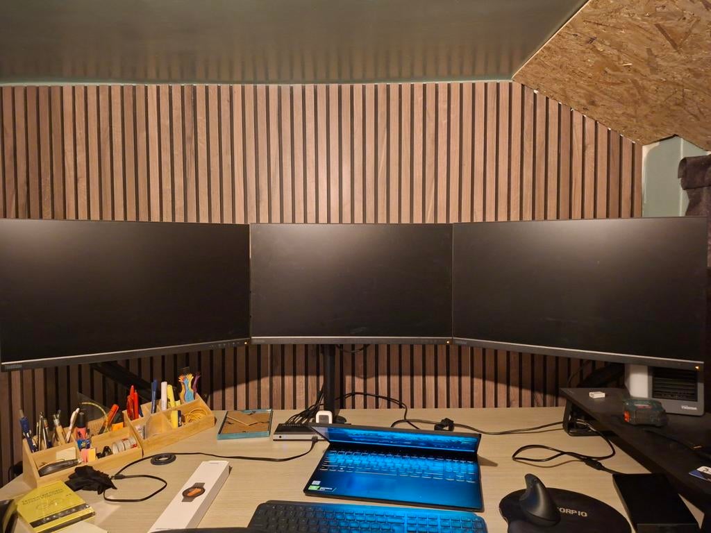 Lenovo E24-28 Triple Monitor Gaming Setup, Computers en Software, Monitoren, IPS, Full HD, Zo goed als nieuw, HDMI