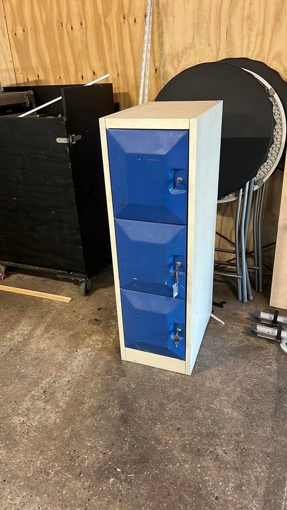 Locker, Ophalen of Verzenden, Zo goed als nieuw