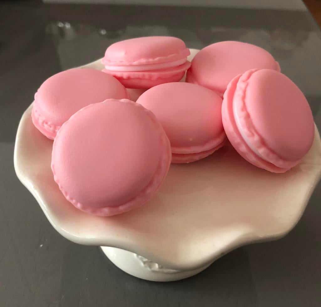 Setje roze sier macarons, Ophalen