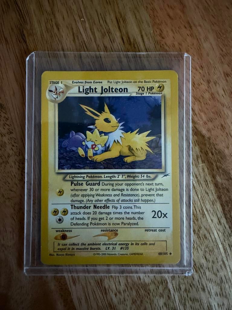 Light Jolteon pokémon kaart 48/105, Ophalen of Verzenden, Gebruikt, Losse kaart