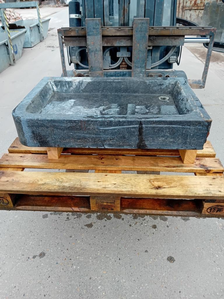 Robuuste natuurstenen spoelbak - Authentiek en duurzaam, Ophalen, Gebruikt