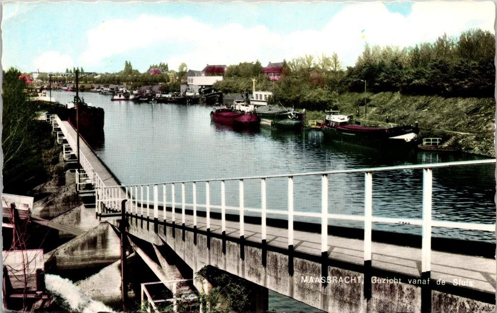 Maasbracht - Gezicht vanaf de Sluis (2x), Verzenden, 1960 tot 1980, Ongelopen, Limburg