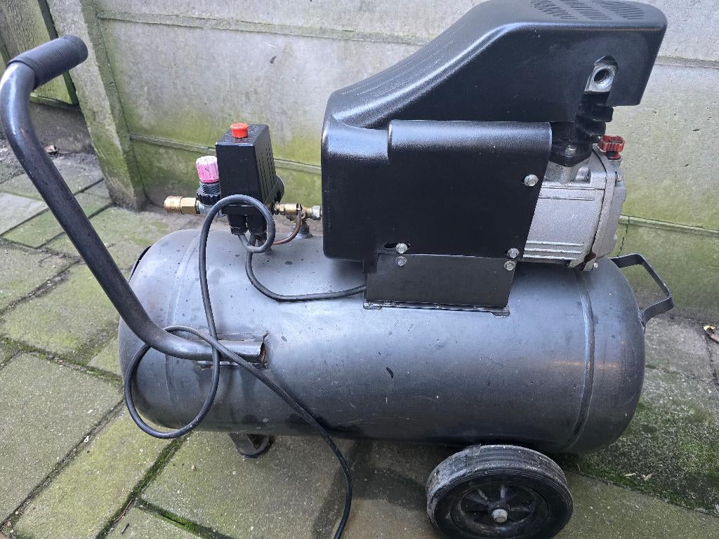 Te koop Vos Compressor 50 L, Ophalen, Gebruikt, 6 tot 10 bar, 25 tot 100 liter