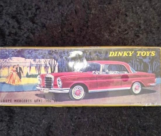 Dinky Toys Coupé Mercedes-Benz 300 SE 2009 - Nieuw in doos, Ophalen of Verzenden