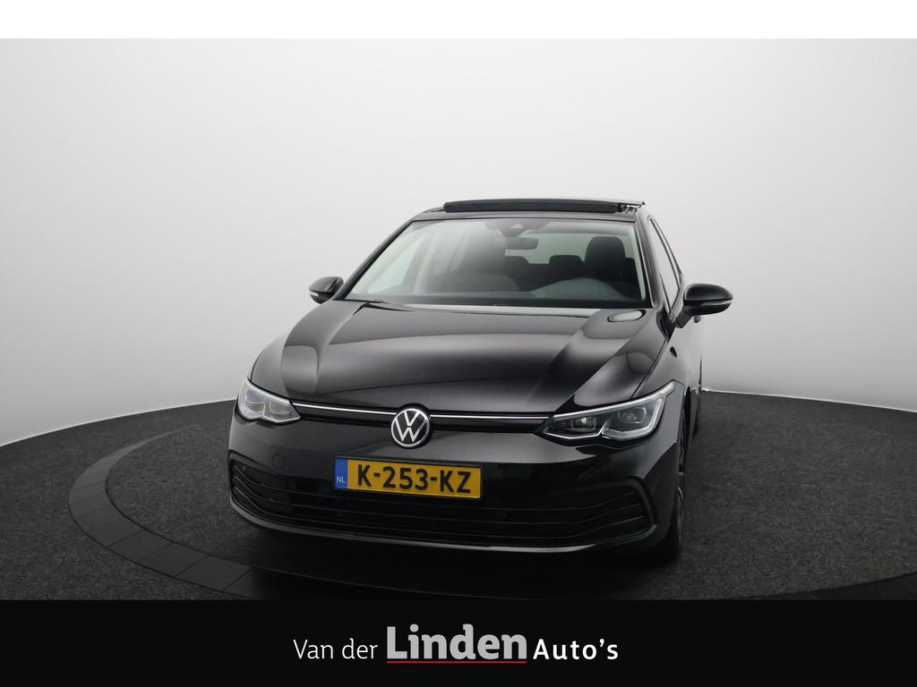 Volkswagen Golf 1.5 TSI Life Business | Panoramadak | Led |, Auto's, Stof, 4 cilinders, Zwart, Origineel Nederlands