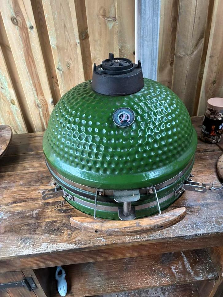 Grote kamado met kast en onderstel, Tuin en Terras, Overkappingen, Zo goed als nieuw, Ophalen