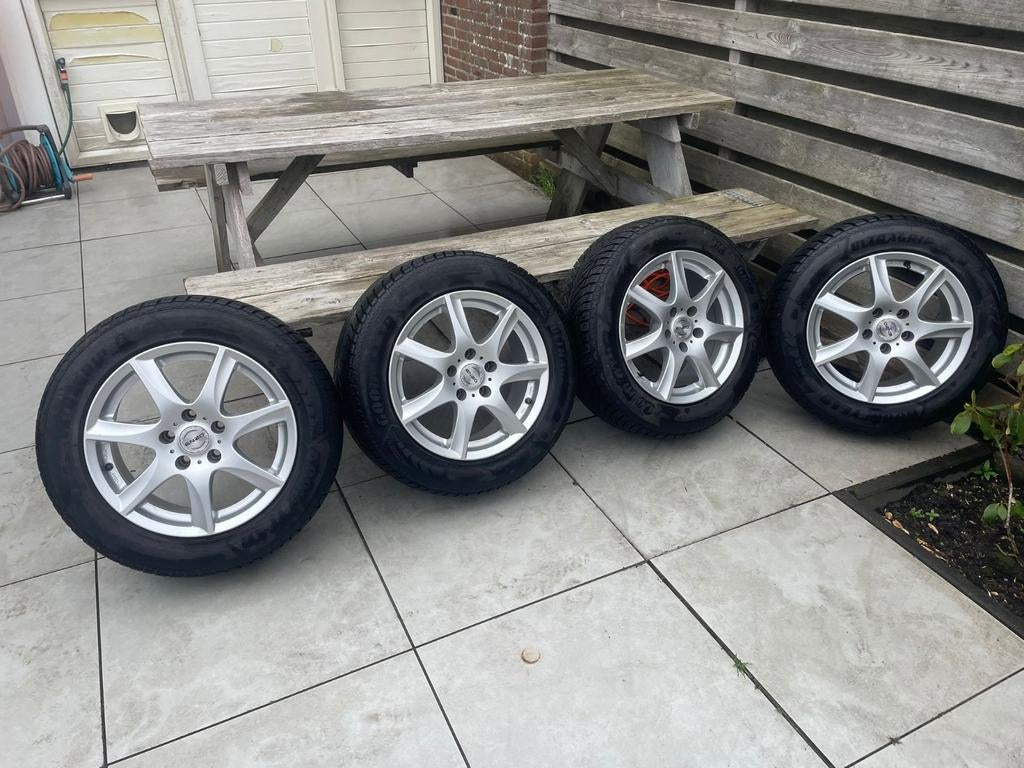 Goodyear winterbanden voor BMW 2 serie Active Tourer 218i, Auto-onderdelen, Ophalen, Gebruikt