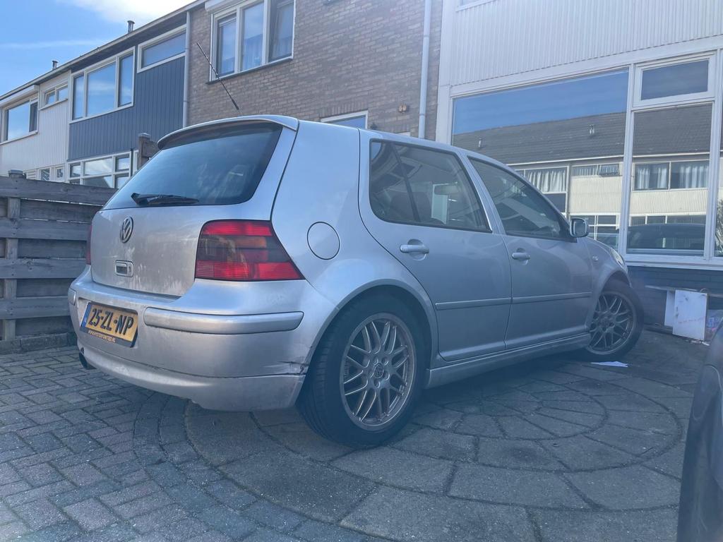 Volkswagen Golf 1.8 20V 110KW 2002 Grijs, Auto's, Volkswagen, 4 cilinders, Handgeschakeld, 1781 cc, 149 pk