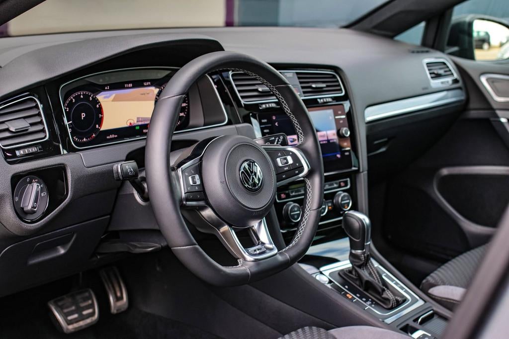 Volkswagen Golf 1.4 TSI 3X R-Line *Pano*Virtual*DSG*Keyless*, 125 pk, Gebruikt, 4 cilinders, 1191 kg