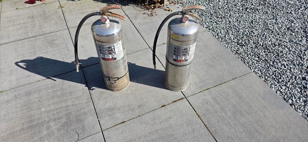 2 Antieke Vintage Water Brandblussers Oppompbaar, Ophalen of Verzenden