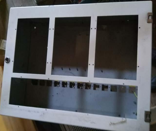 metalen kasten, Hobby en Vrije tijd, Elektronica-componenten, Zo goed als nieuw, Ophalen of Verzenden