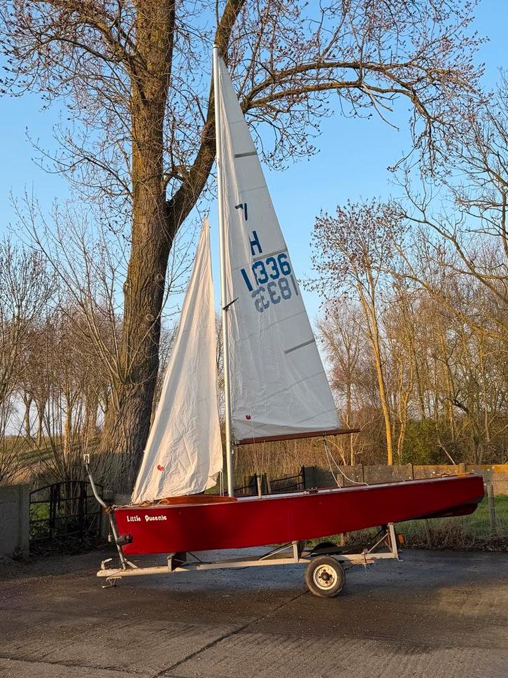 Aanbieding: zeilboot ‘little queenie’ incl trailer en zeilen, Watersport en Boten, Zeilen en Zeiltoebehoren, Gebruikt, Overige typen