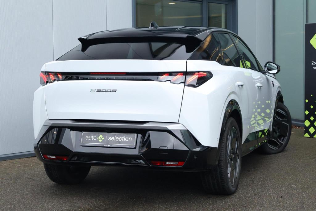 Peugeot e-3008 GT Avantage 210 73 kWh / SoH 98,4% / Warmtepo, Stof, 213 pk, Adaptive Cruise Control, Wit