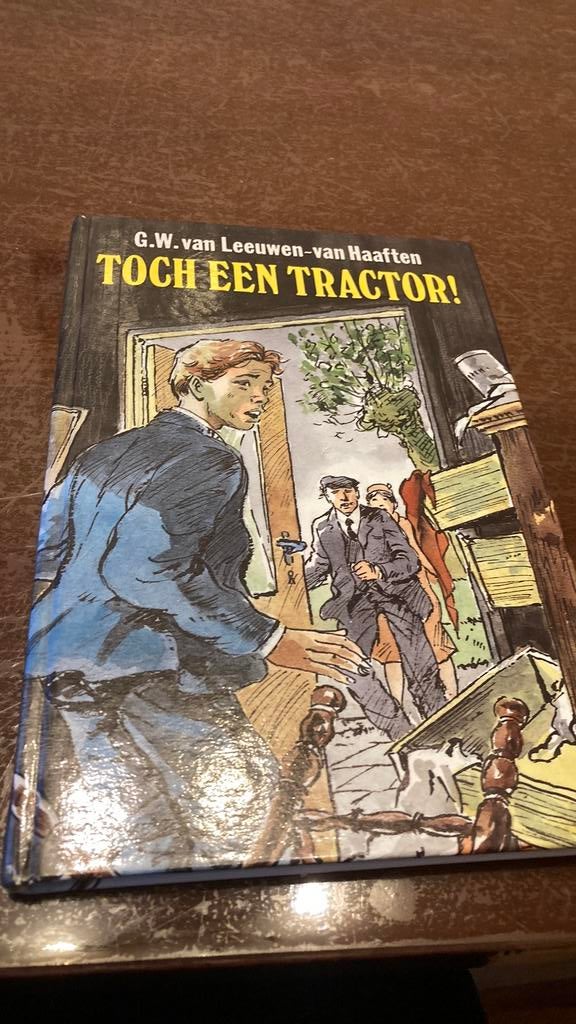 Toch een tractor, Ophalen of Verzenden, Gelezen, Fictie algemeen