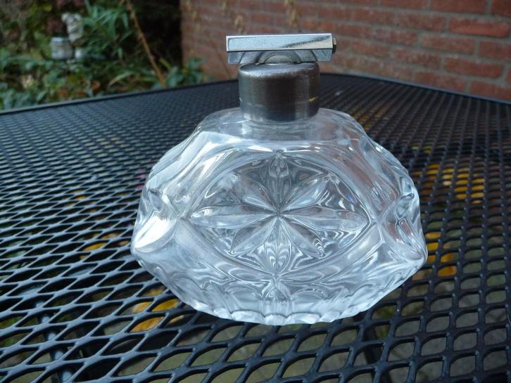 Mooie glazen parfumfles. Glas 10 cm. hoog., Antiek en Kunst, Antiek | Glas en Kristal, Ophalen of Verzenden