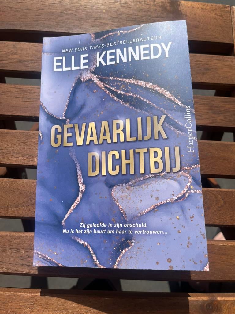 Elle Kennedy - Op commando 5 1 Gevaarlijk dichtbij, Boeken, Ophalen of Verzenden, Zo goed als nieuw, Amerika