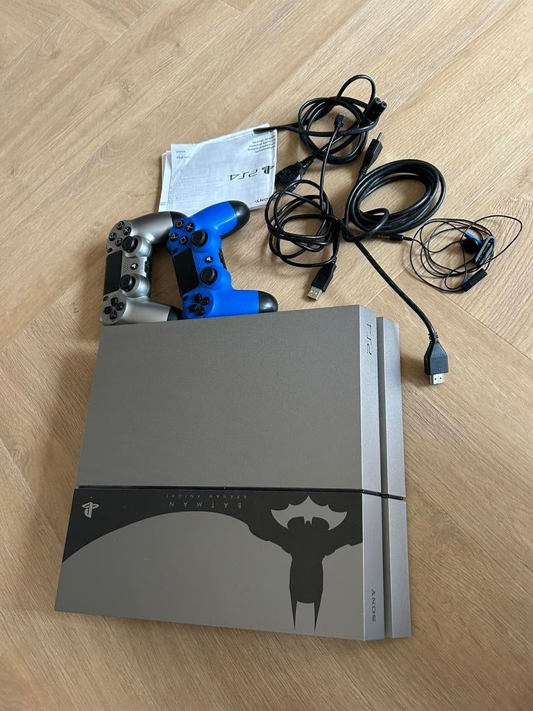 PS4 Batman Limited Edition + 2 Controllers + 8 Games, Online, Gebruikt, Overige genres, Ophalen of Verzenden