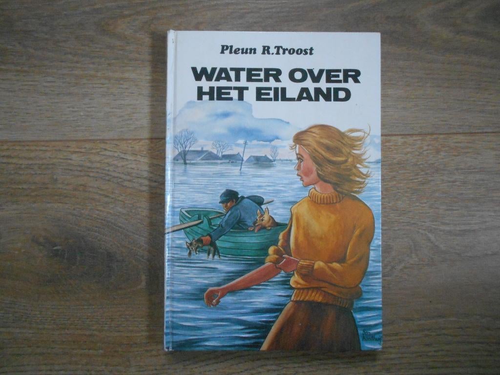 Pleun R. Troost Water over het eiland, Ophalen of Verzenden, Zo goed als nieuw