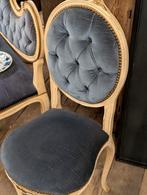 Bankje met 2 stoelen vorige eeuw. €295., Ophalen