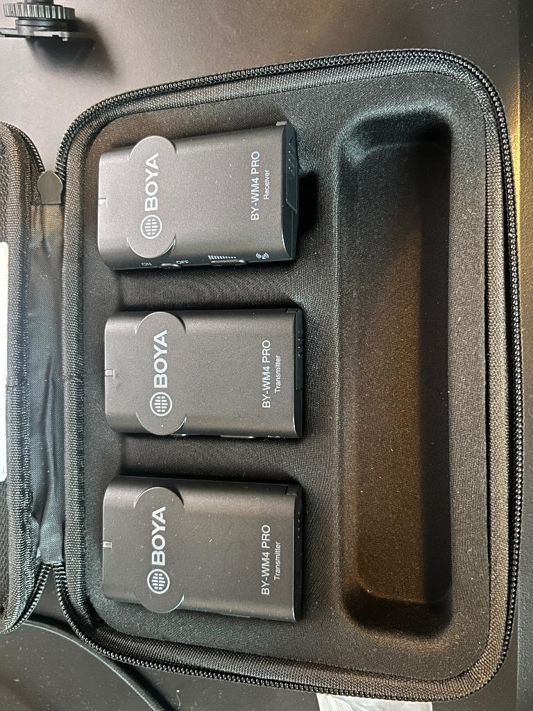 Boya BY-WM4PRO K2 draadloze microfoon systeem, Muziek en Instrumenten, Microfoons, Zo goed als nieuw, Overige typen, Draadloos