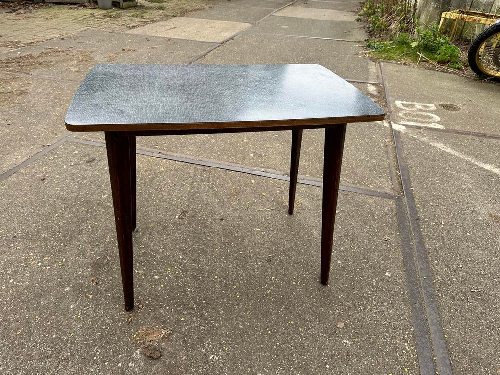 Vintage Formica tafeltje met houten onderstel, Antiek en Kunst, Ophalen