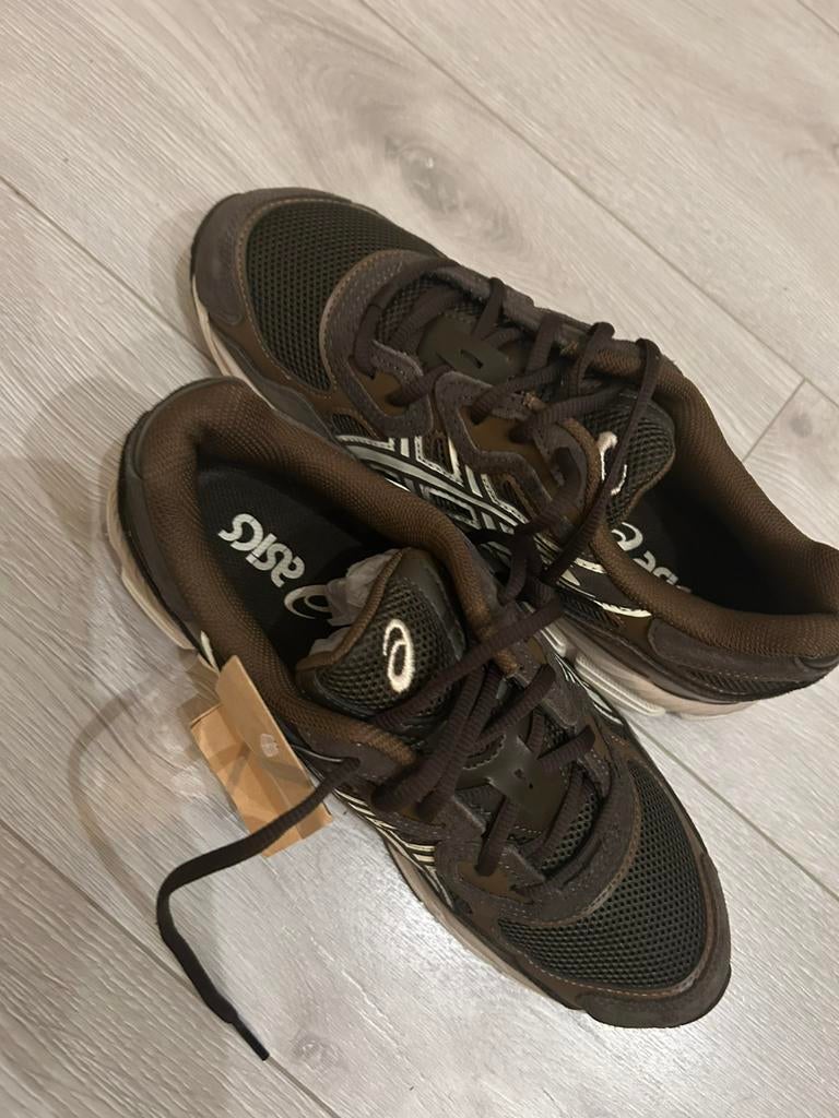 Asics 42 nieuw, Sport en Fitness, Loopsport en Atletiek, Ophalen of Verzenden, Zo goed als nieuw