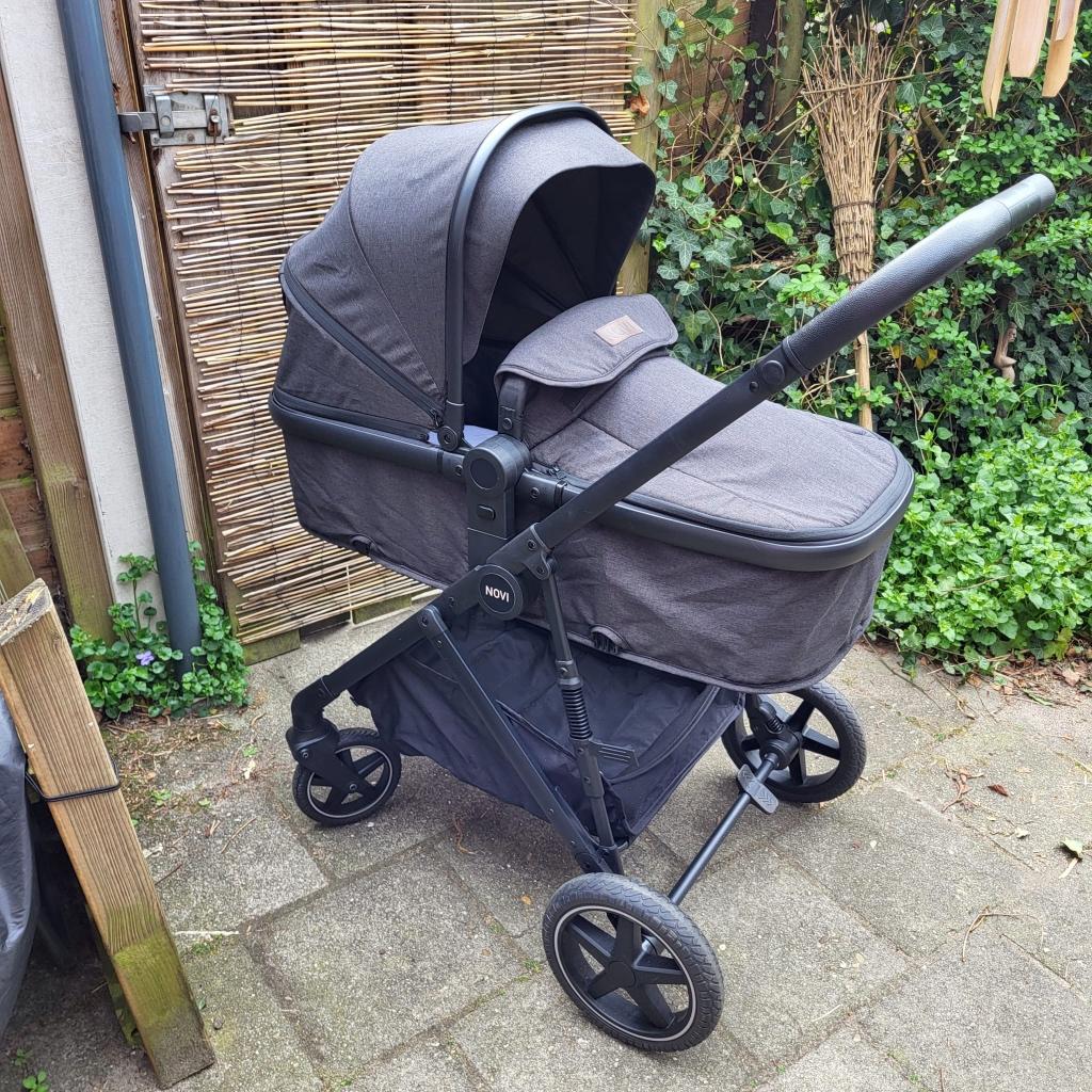 Kinderwagen en autostoel Novi, Kinderen en Baby's, Kinderwagens en Combinaties, Zo goed als nieuw, Combiwagen, Met autostoeltje