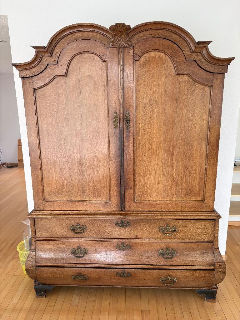 Antiek kabinet, Ophalen