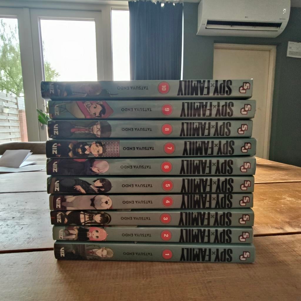 Spy x Family manga boeken deel 1 t/m 10, Meerdere stripboeken, Ophalen, Gelezen
