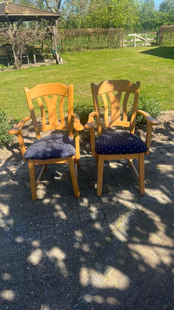 8 eiken keukenstoelen blank, Ophalen