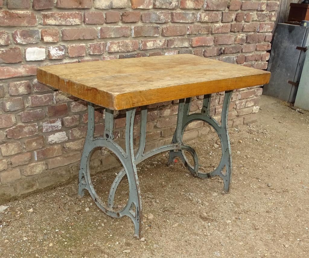 industriële tafel met gietijzeren onderstel en eiken blad, Ophalen