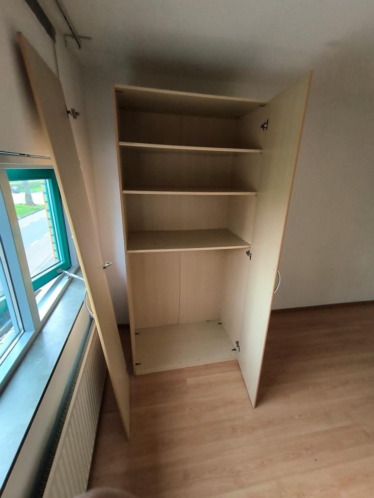 Kledingkast - gratis op te halen, Huis en Inrichting, Kasten | Kledingkasten, Ophalen, Met deur(en), Gebruikt, 150 tot 200 cm
