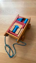 Vintage houten blokkenwagen met kleurrijke blokjes, Ophalen of Verzenden, Gebruikt, Overige typen, Met wieltjes
