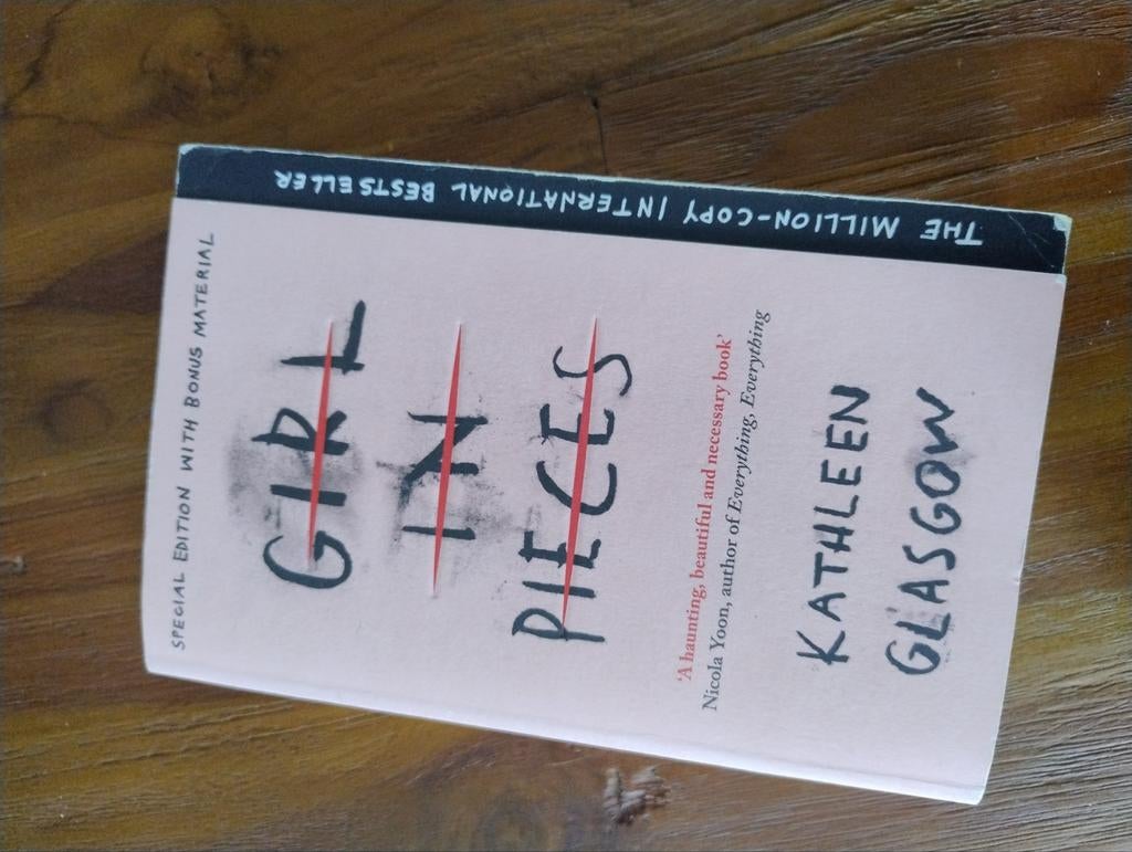 Girl in Pieces - Kathleen Glasgow (Special Edition), Ophalen of Verzenden, Zo goed als nieuw, Kathleen Glasgow, Wereld overig