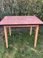 DEGELIJKE VINTAGE Beukenhouten tafel met formica blad, Huis en Inrichting, Tafels | Eettafels, Ophalen, Gebruikt, Vintage, 50 tot 100 cm