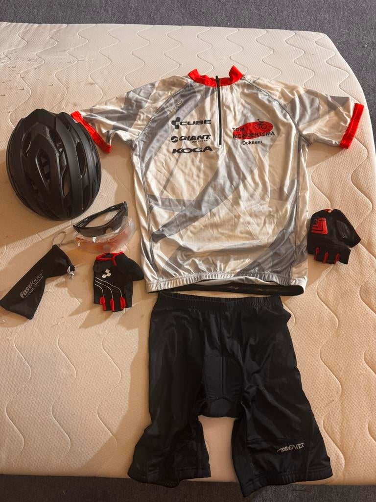 Complete kledingset fiets, Ophalen of Verzenden, Zo goed als nieuw, M, Heer of Dame