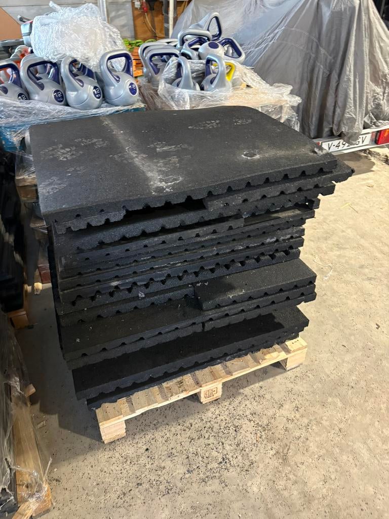 25 m 2 rubberen snij mat mattem stal tegels 4 cm dik, 25 m2, 4 cm dik, Rubberen matten