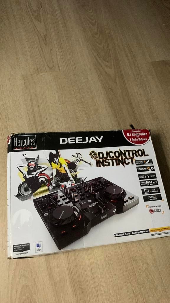 leuke dj set, Muziek en Instrumenten, Dj-sets en Draaitafels, Ophalen of Verzenden, Zo goed als nieuw, Overige merken