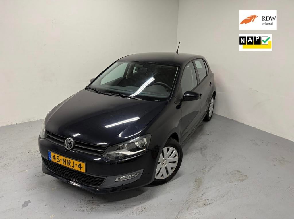 Volkswagen Polo 1.4 2010 Zwart | NAP AIRCO CRUISE, Auto's, Volkswagen, Voorwielaandrijving, 970 kg, 40 €/maand, Start-stop-systeem