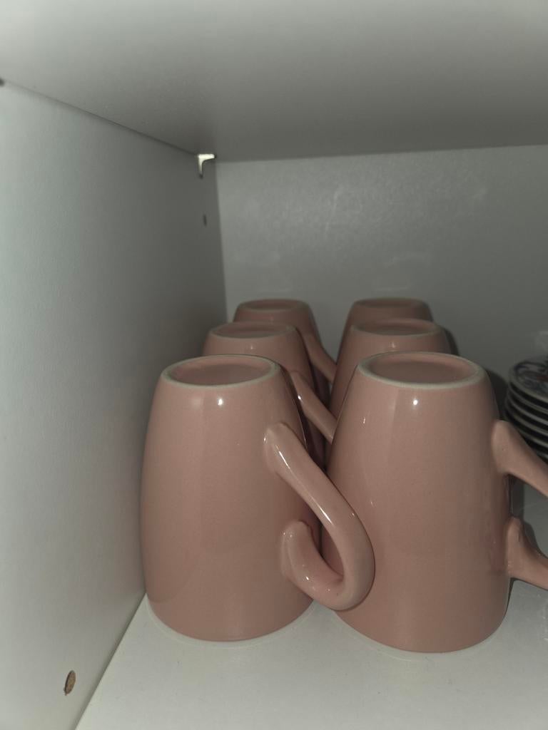 Set van 6 roze keramische mokken, Keramiek, Ophalen of Verzenden, Zo goed als nieuw, Effen