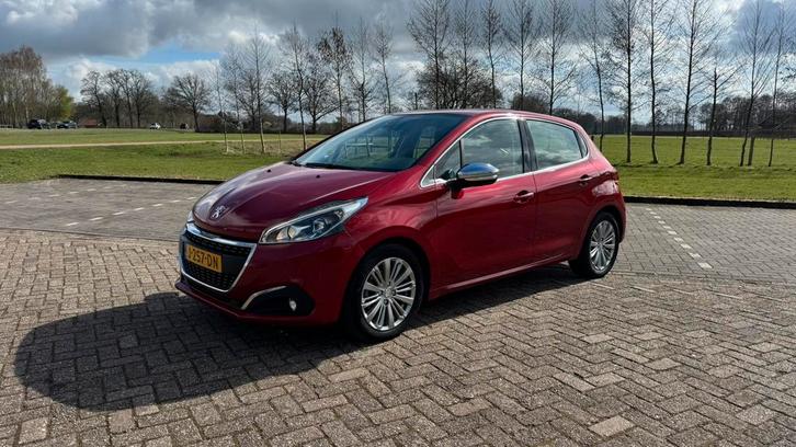 Peugeot 208 1.2 Puretech 2017 Automaat, Auto's, Peugeot, Particulier, Achteruitrijcamera, Airbags, Android Auto, Apple Carplay